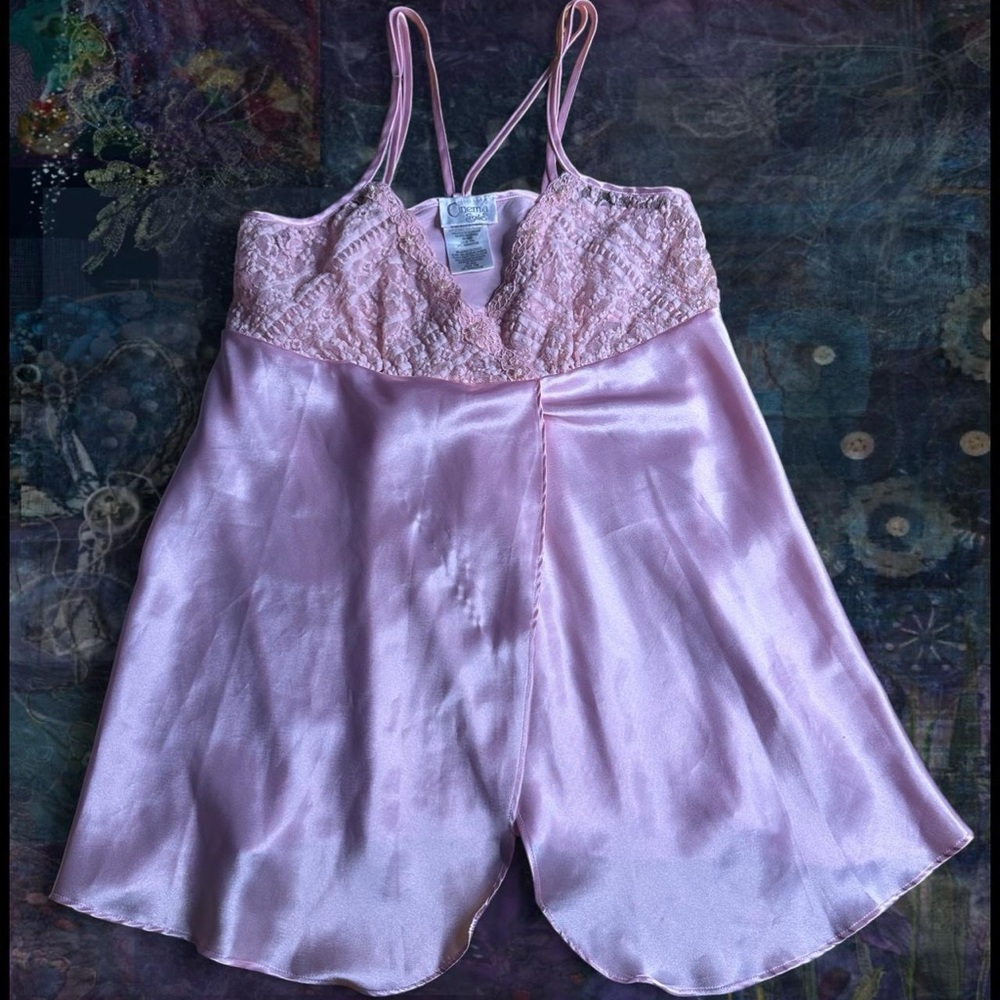 Cinema Etoile Elegant Pink Lace Chemise